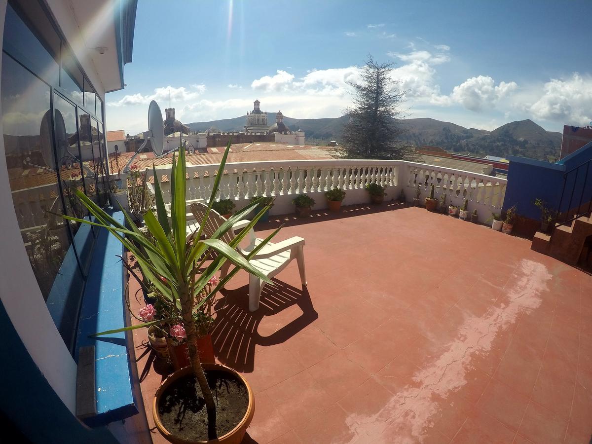 Hostal Florencia Copacabana  Exterior photo